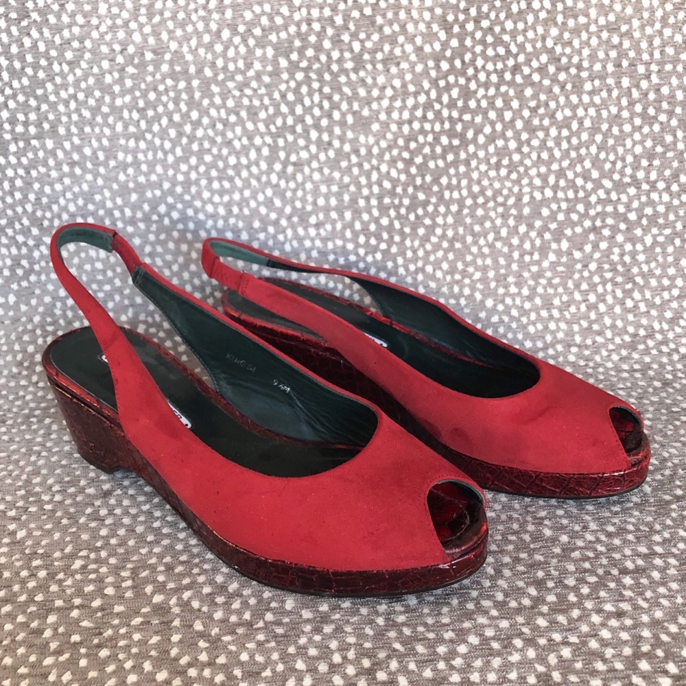 Donald Pliner King Red Slingback Peep Toe Wedge
